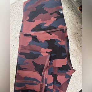 Lululemon Wunder Train 25” Leggings. High Rise